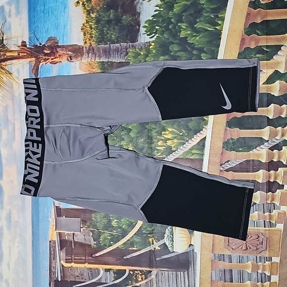 Nike Pro Boys 3/4-Length Tights NWT Size Small - Picture 2 of 6